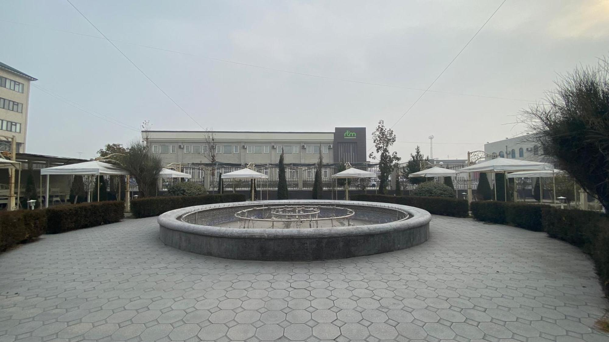 Diyor Hotel Marghilon Bagian luar foto