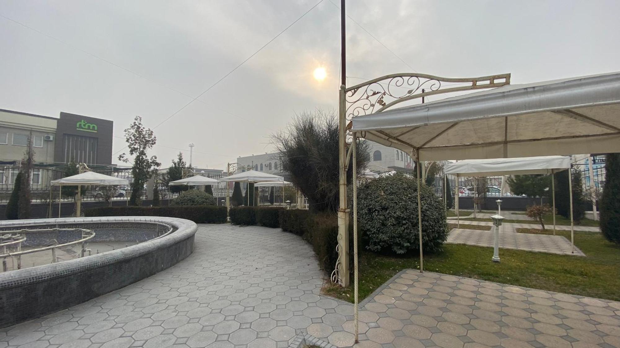 Diyor Hotel Marghilon Bagian luar foto