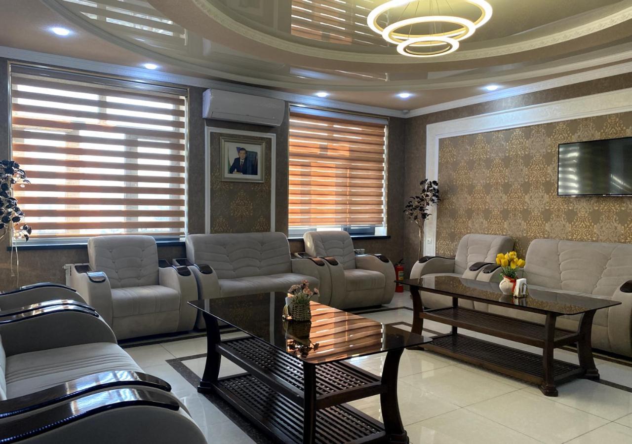 Diyor Hotel Marghilon Bagian luar foto